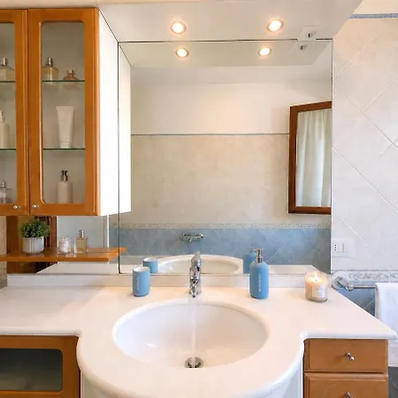 Apartamento -giardino E Terrazza- 5 Posti, Wifi, Garage